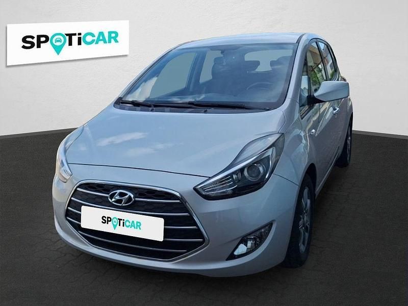 Silber Gebraucht 2016 Hyundai ix20 YES! Silver Van / Kleinbus | 9.799 € (Fairer Preis) - Bild 1/4