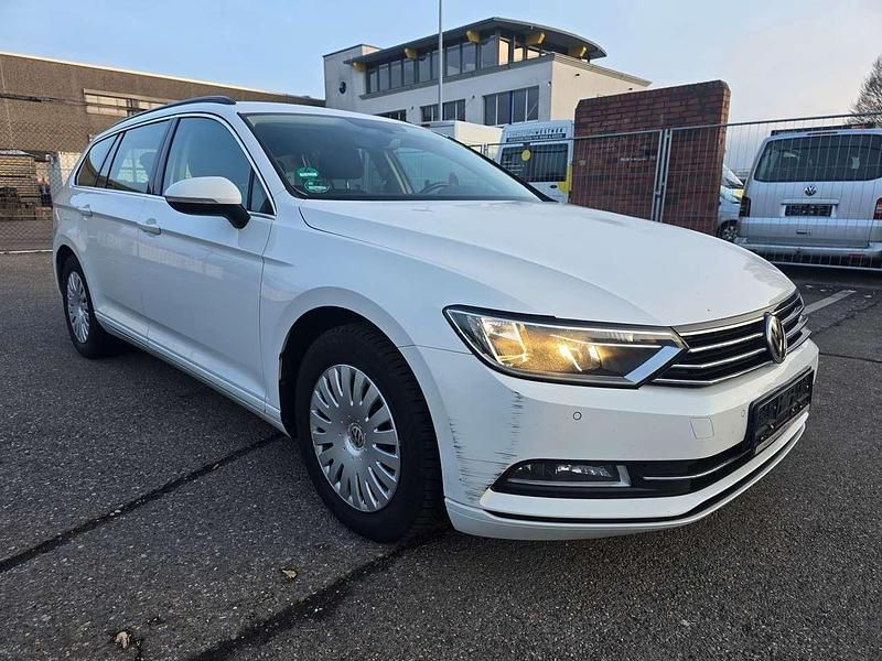 Gebraucht VW Passat 150 PS (110 kW) 2017 Weiß Kombi