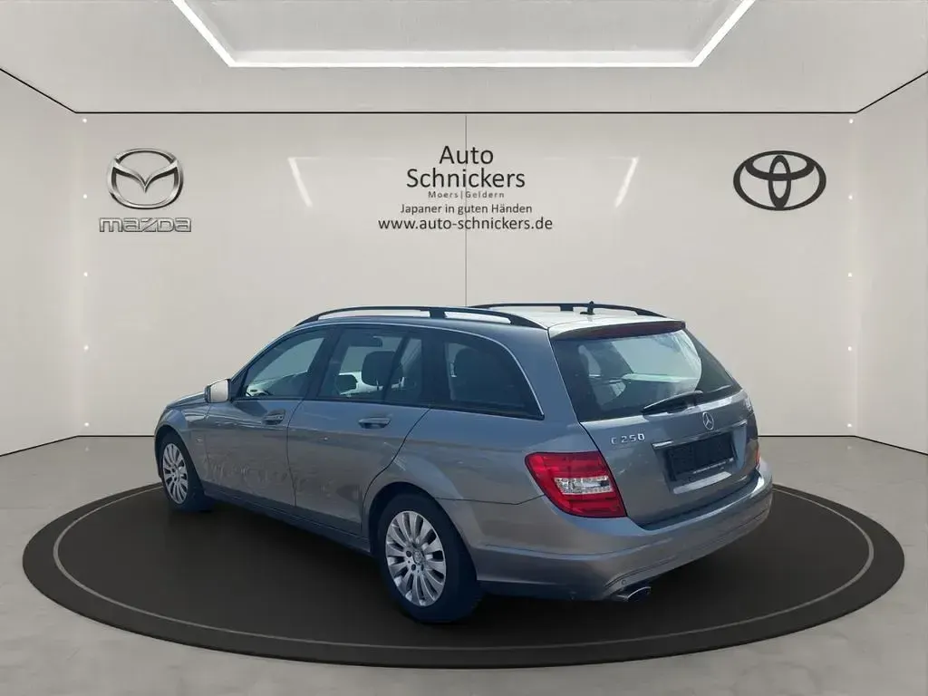 Gebraucht Mercedes C250 204 PS (150 kW) 2011 Palladiumsilber Kombi