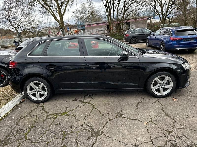 Gebraucht Audi A3 Ambiente 116 PS (85 kW) 2018 Schwarz Limousine