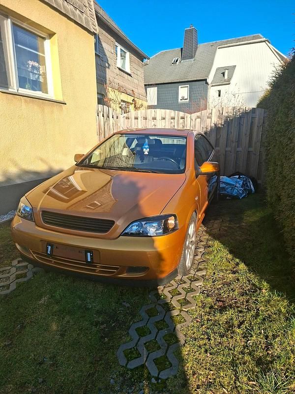 Gebraucht Opel Astra 125 PS (91 kW) 2002 Gold Coupé