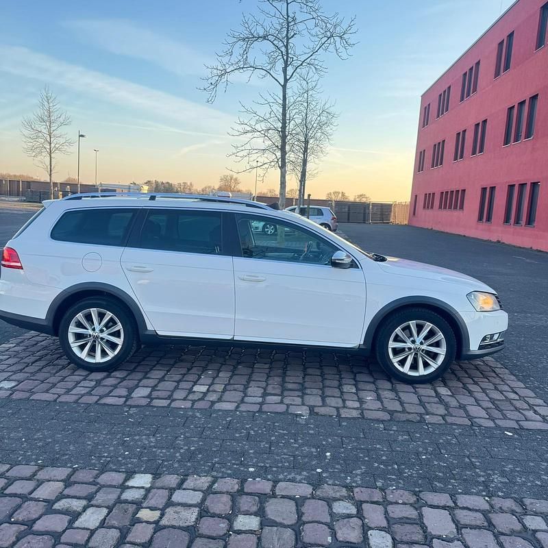 Gebraucht VW Passat Alltrack 118 PS (86 kW) 2012 Weiß Kombi