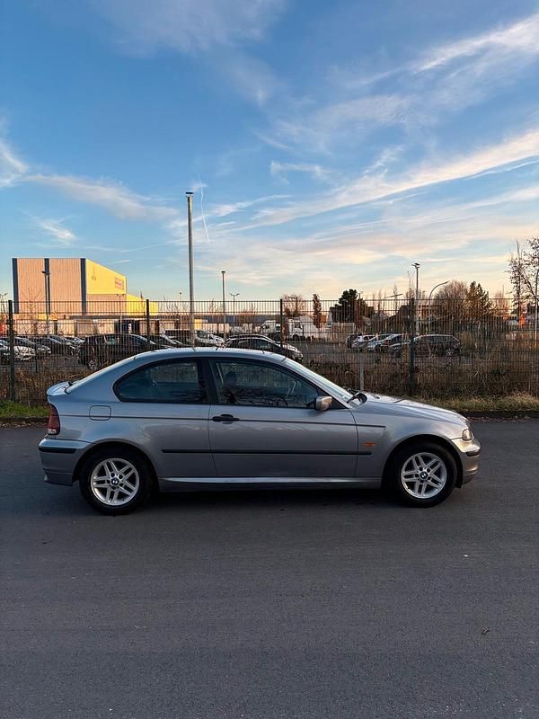 Gebraucht BMW 316 116 PS (85 kW) 2003 Silber Kombi