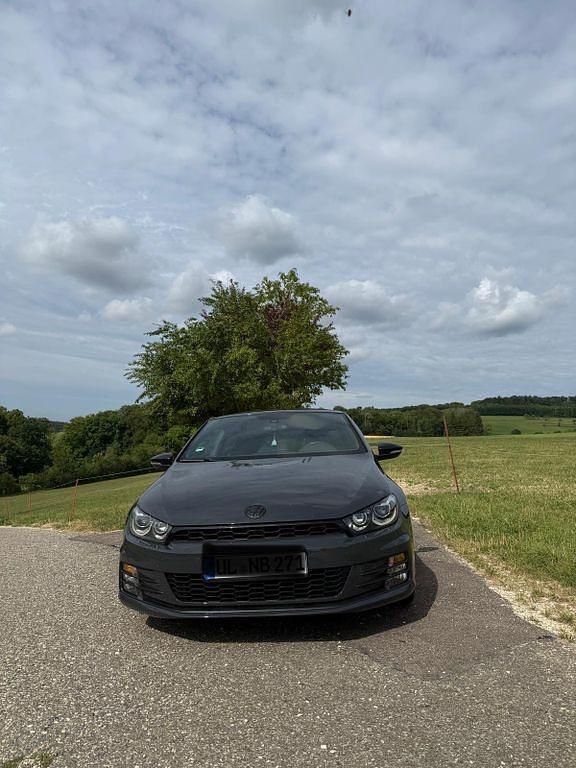 Grau Gebraucht 2016 VW Scirocco Coupé | 11.200 € (Guter Preis) - Bild 1/4
