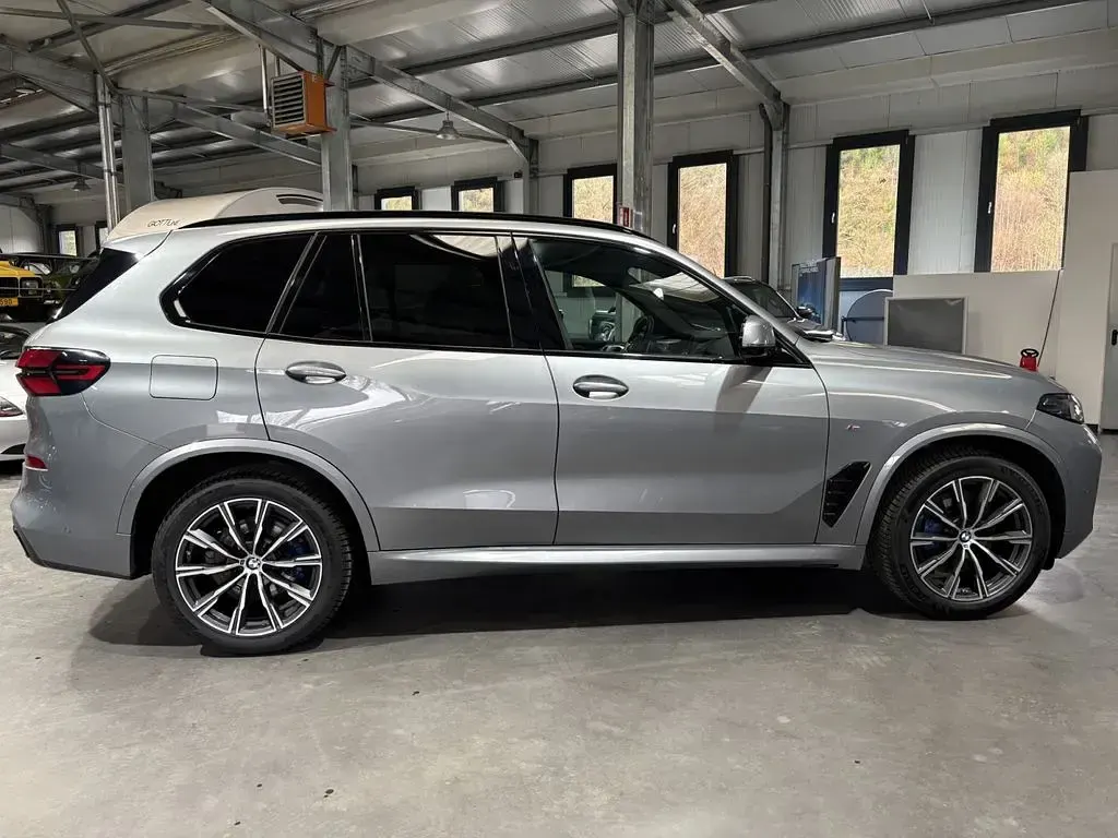 Gebraucht BMW X5 M Sport 286 PS (210 kW) 2024 Grau SUV