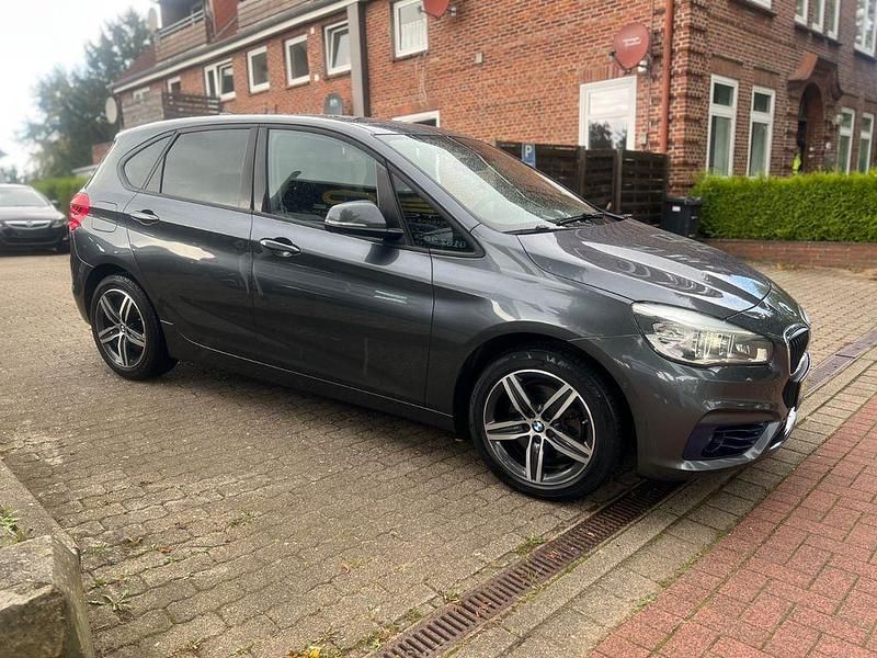 Gebraucht BMW 220 Active Tourer Sport Line 192 PS (141 kW) 2017 Grau Van / Kleinbus