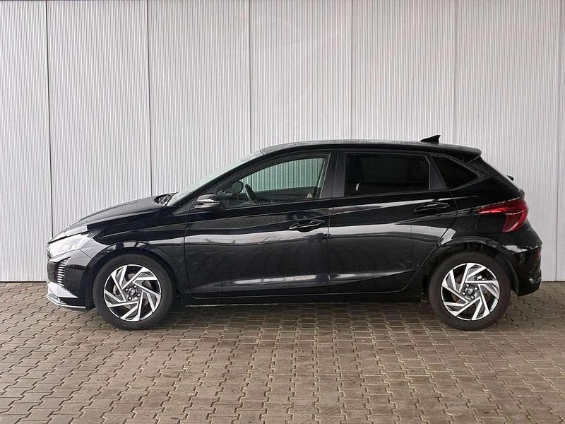 Gebraucht Hyundai i20 Comfort 101 PS (74 kW) 2025 Schwarz Kleinwagen