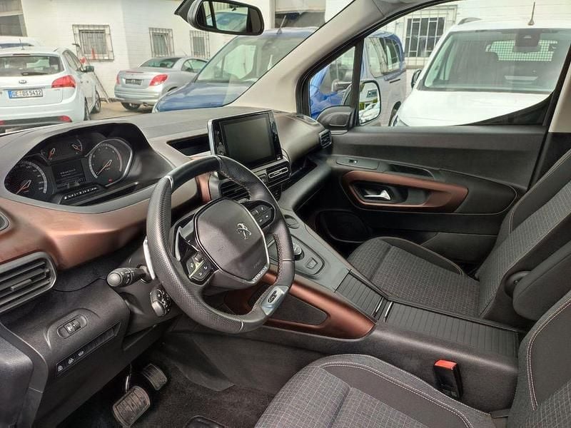 Gebraucht Peugeot Rifter GT 131 PS (96 kW) 2022 Schwarz Van / Kleinbus