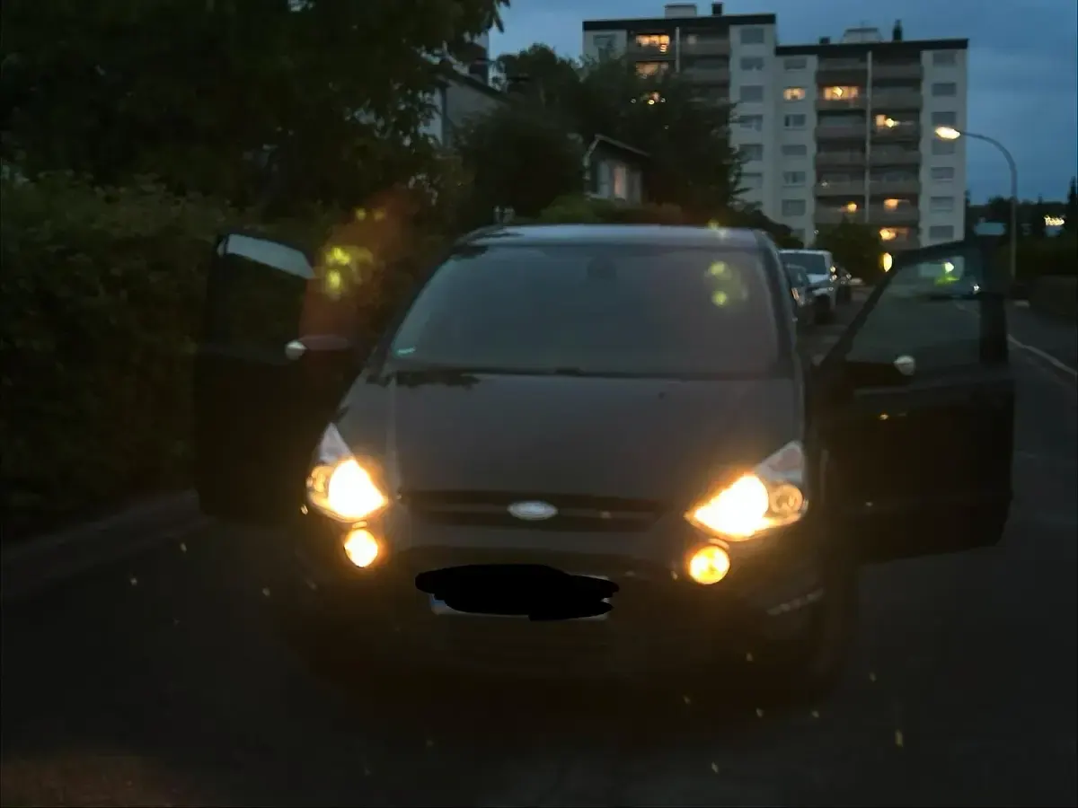 Gebraucht Ford S-MAX Titanium 146 PS (107 kW) 2012 Schwarz Van / Kleinbus