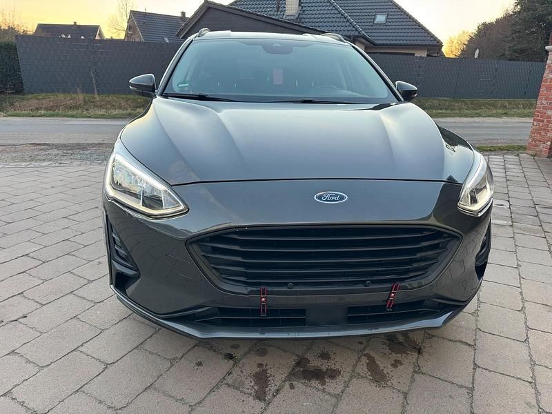 Gebraucht Ford Focus 125 PS (91 kW) 2019 Grau Kombi