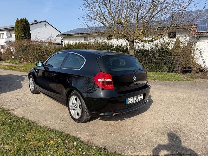 Gebraucht BMW 118 Advantage 143 PS (105 kW) 2008 Schwarz Kleinwagen