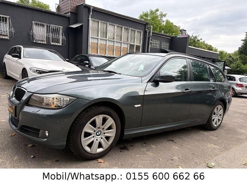 Grün Gebraucht 2011 BMW 318 Comfort Edition Kombi | 6.499 € (Fairer Preis) - Bild 1/4