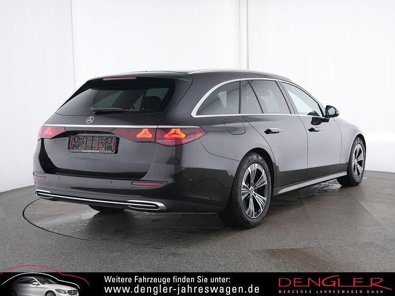 Gebraucht Mercedes E220 Advanced 197 PS (144 kW) 2024 Schwarz Limousine