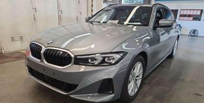 Grau Gebraucht 2023 BMW 318 Shadowline Kombi | 27.999 € (Fairer Preis) - Bild 1/4