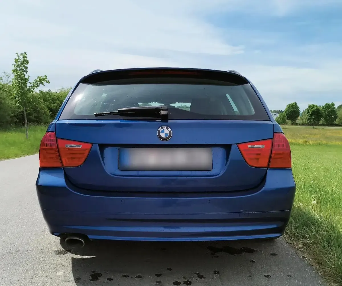 Gebraucht BMW 318 143 PS (105 kW) 2008 Blau Kombi