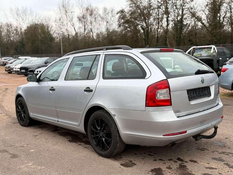 Gebraucht Skoda Octavia Active 105 PS (77 kW) 2012 Silber Kombi