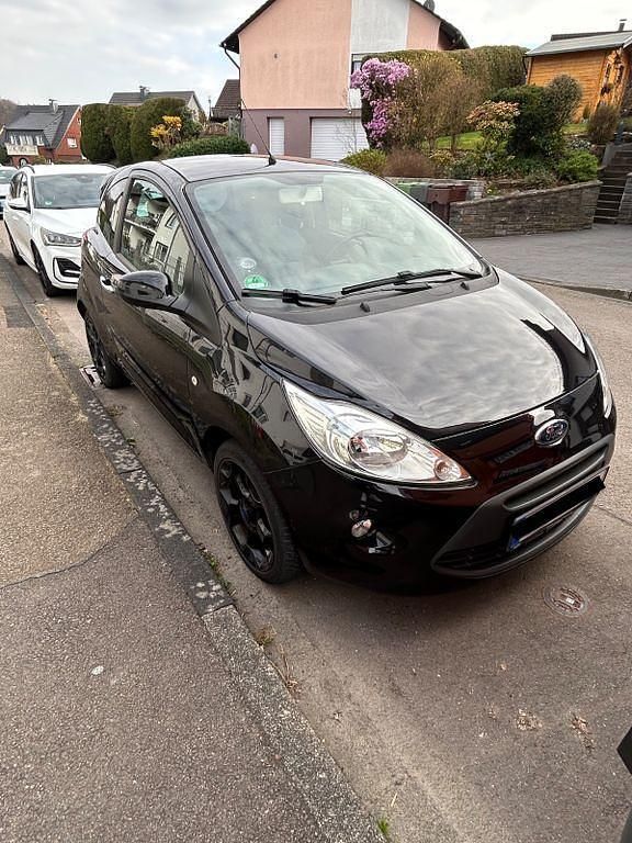 Gebraucht Ford Ka 69 PS (50 kW) 2015 Schwarz Kleinwagen