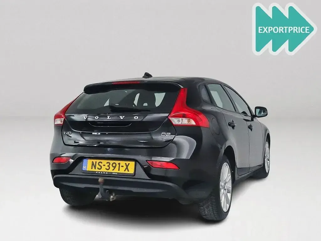 Gebraucht Volvo V40 Momentum 120 PS (88 kW) 2016 Schwarz Limousine