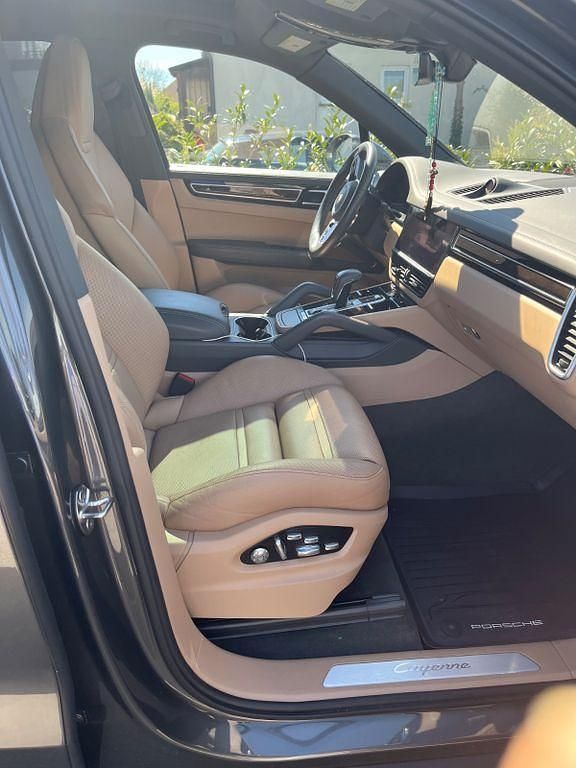 Gebraucht Porsche Cayenne 340 PS (250 kW) 2019 Grau SUV