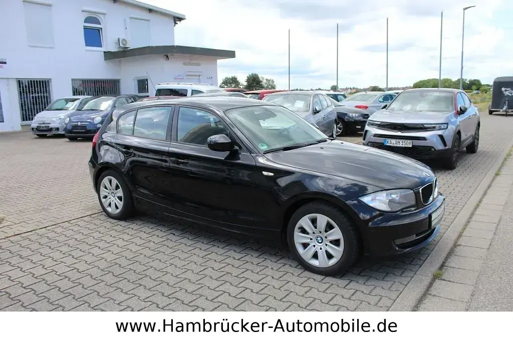 Gebraucht BMW 116 122 PS (89 kW) 2011 Schwarz Kleinwagen
