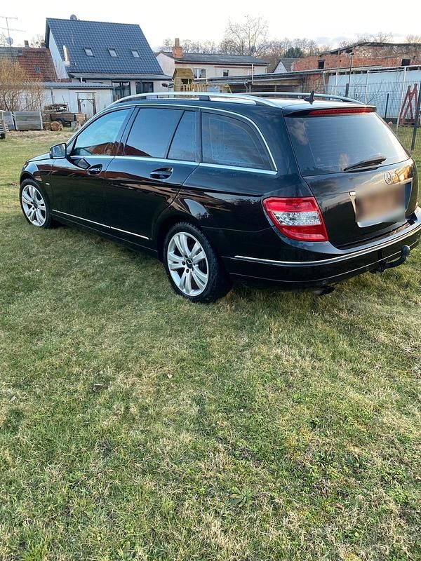 Gebraucht Mercedes C200 136 PS (100 kW) 2010 Schwarz Kombi