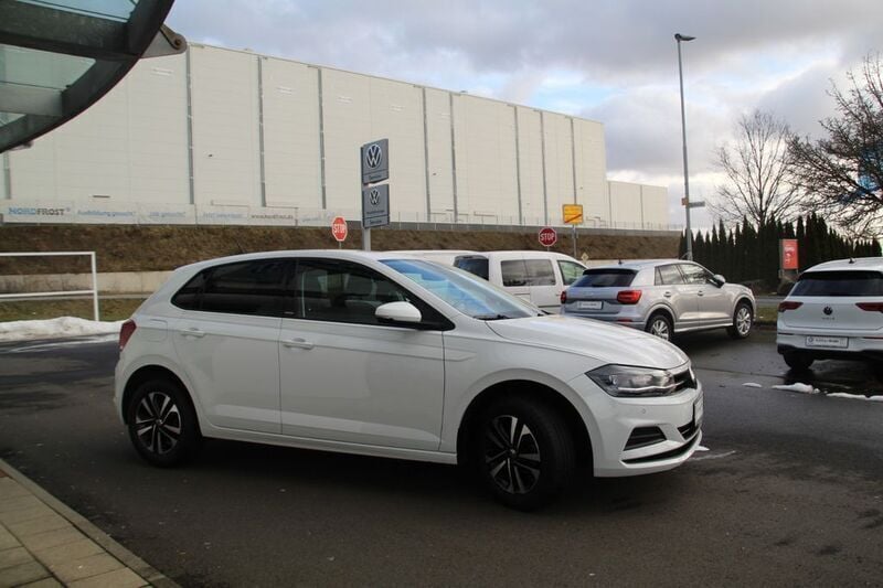 Second-hand VW Polo United 95 CP (69 kW) 2020 Alb Berlinǎ