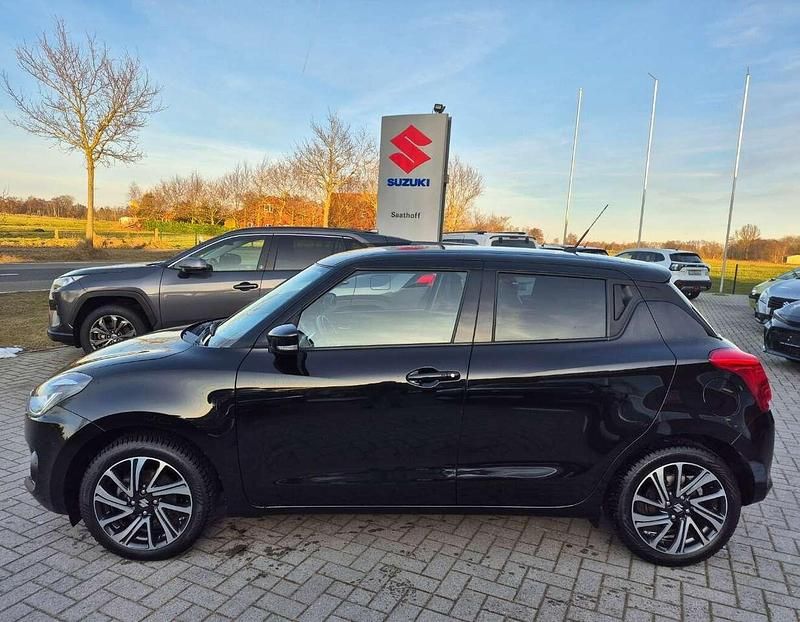 Gebraucht Suzuki Swift Comfort+ 83 PS (61 kW) 2023 Schwarz Kleinwagen