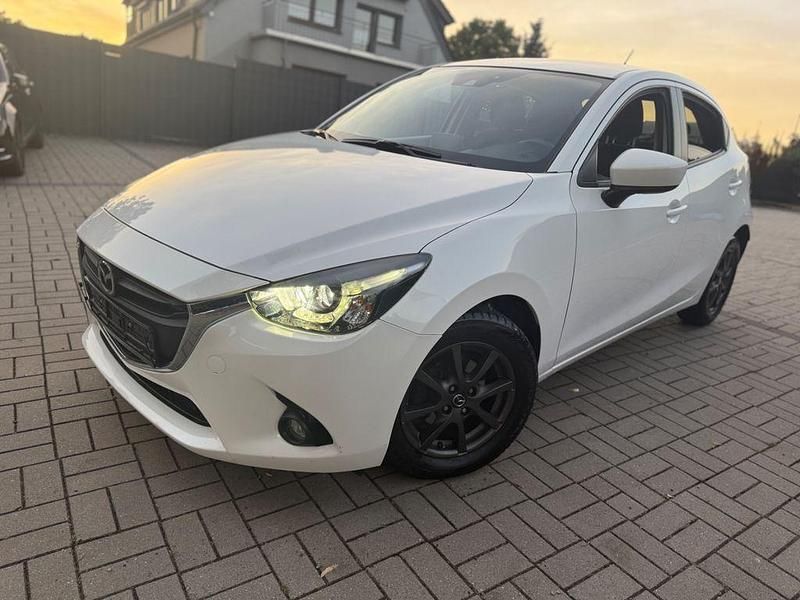 Weiß Gebraucht 2017 Mazda 2 Limousine | 6.850 € (Superpreis) - Bild 1/4
