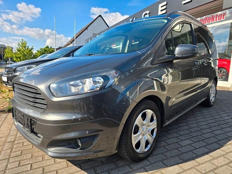 Gebraucht Ford Tourneo Courier Trend 101 PS (74 kW) 2017 Grau Van / Kleinbus
