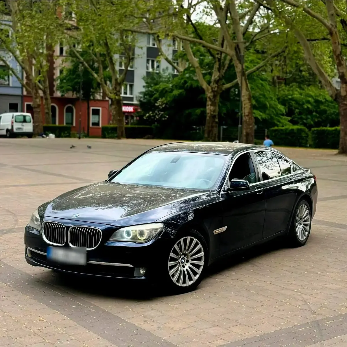 Gebraucht BMW 730 245 PS (180 kW) 2011 Blau Limousine