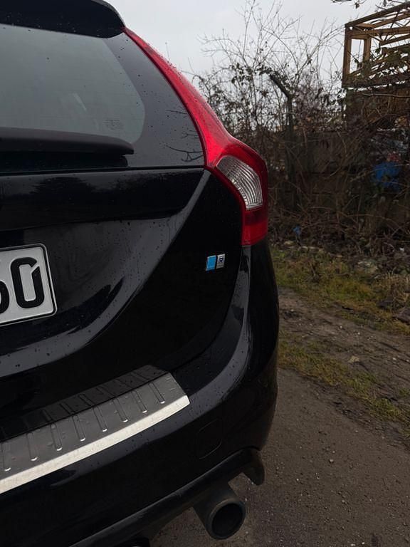 Gebraucht Volvo V60 R-Design 150 PS (110 kW) 2012 Schwarz Kombi
