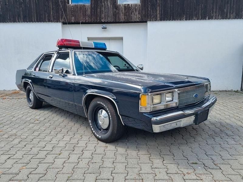 Blau Gebraucht 1991 Ford Crown Victoria Limousine | 16.890 € - Bild 1/4