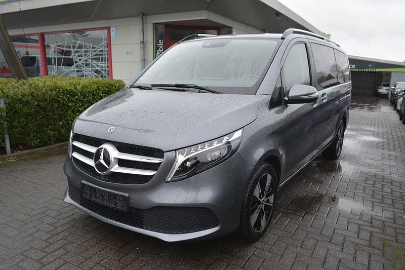 Gebraucht Mercedes V220 Edition 237 PS (174 kW) 2023 Grau Van / Kleinbus