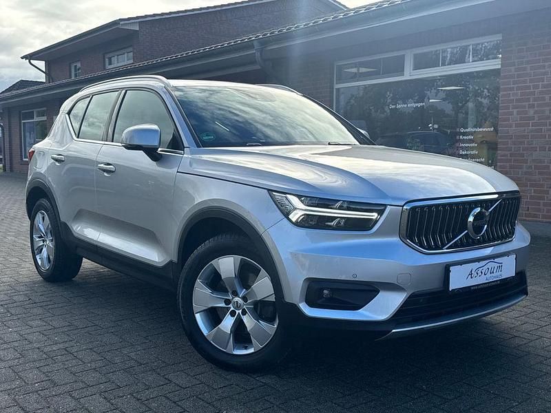 Silber Gebraucht 2018 Volvo XC40 Inscription SUV | 21.999 € (Fairer Preis) - Bild 1/4