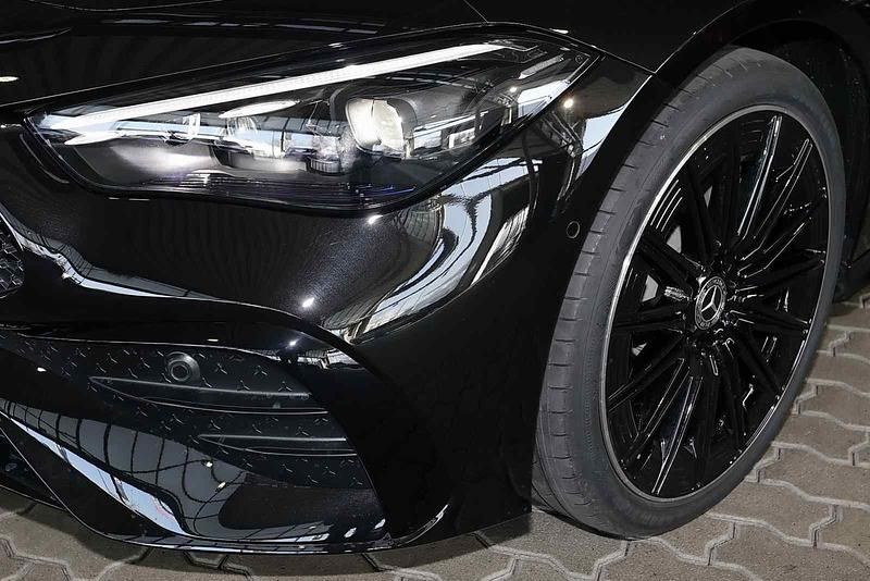 Gebraucht Mercedes CLE300 AMG 258 PS (189 kW) 2025 Metalliclack obsidianschwarz Cabrio