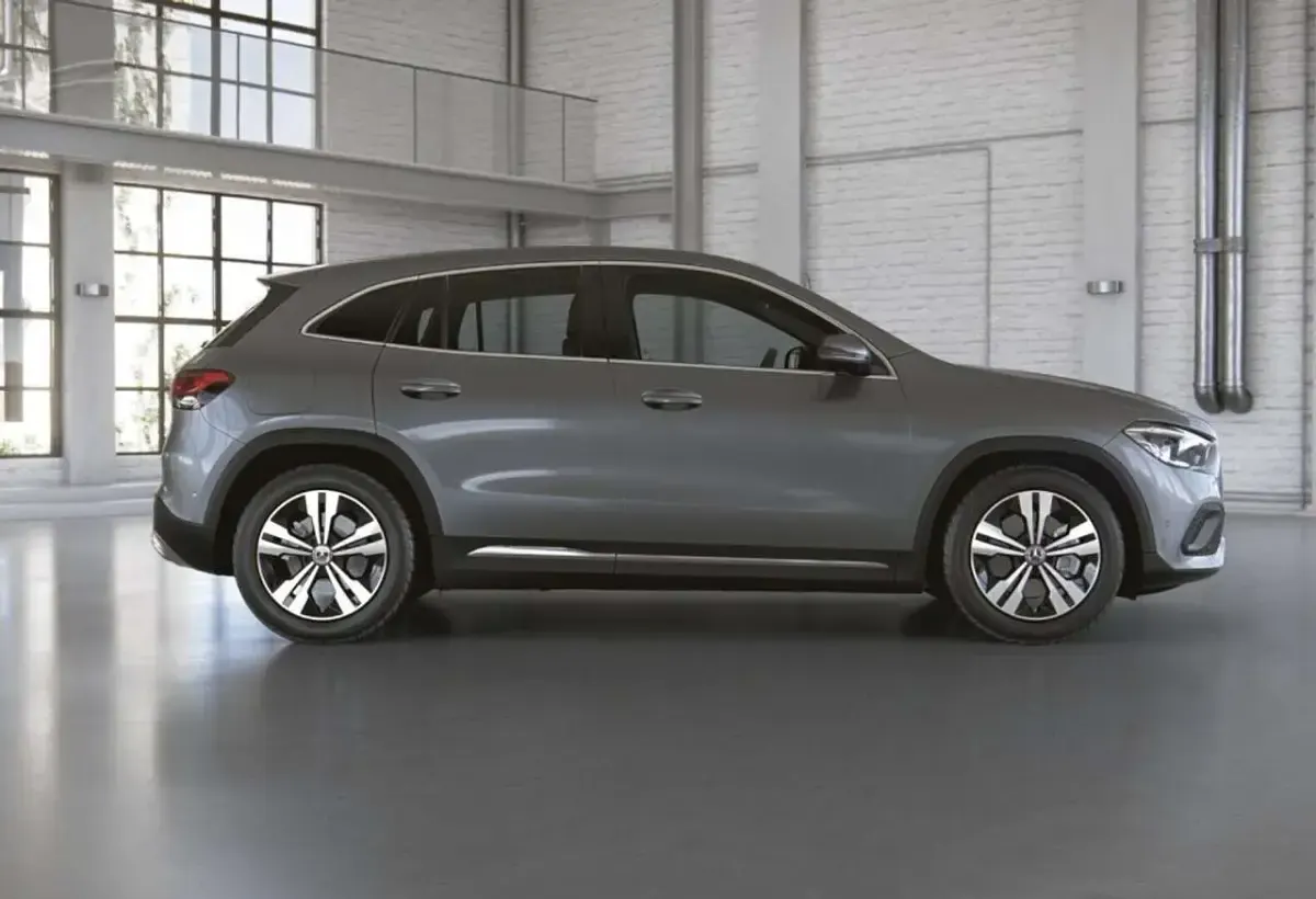 Gebraucht Mercedes GLA250 Progressive 160 PS (117 kW) 2023 Mountaingrau SUV