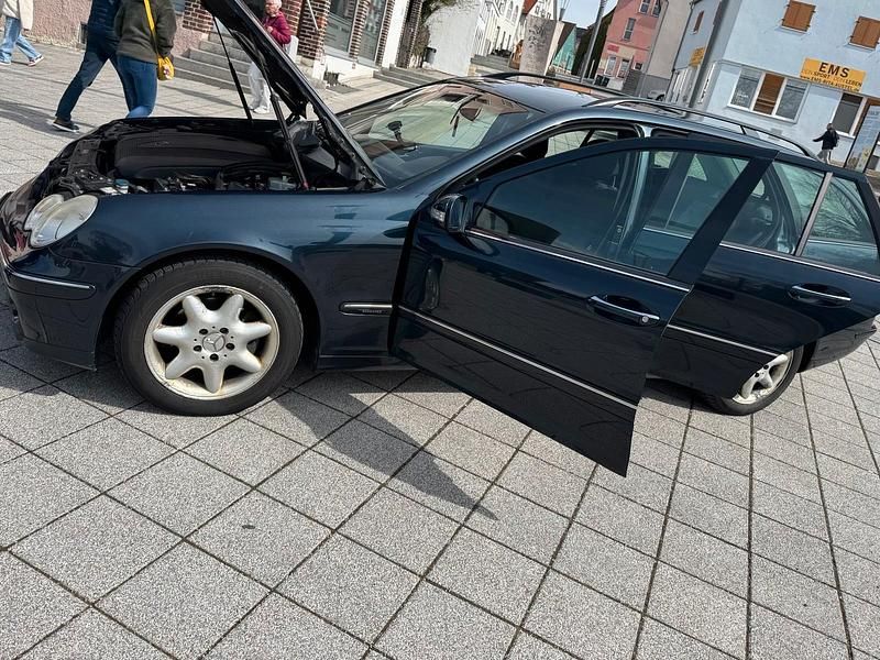 Gebraucht Mercedes C220 150 PS (110 kW) 2004 Blau Kombi
