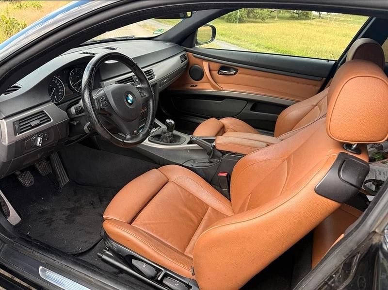 Gebraucht BMW 318 Performance 143 PS (105 kW) 2010 Schwarz Coupé