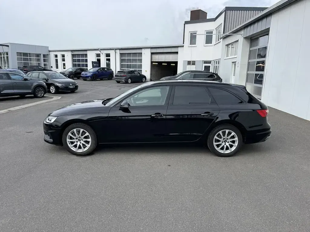 Gebraucht Audi A4 150 PS (110 kW) 2022 Schwarz Kombi