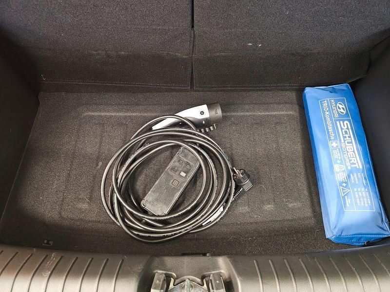 Gebraucht Hyundai Inster 71 kW (97 PS) 2025 Weiß Kleinwagen