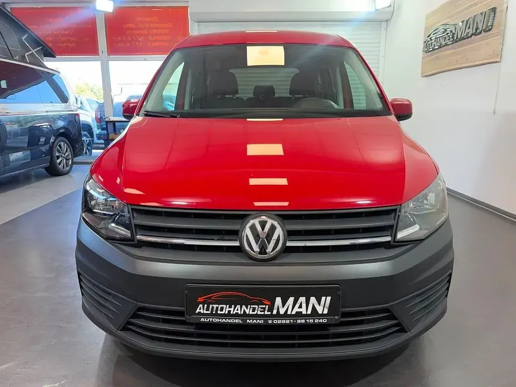 Gebraucht VW Caddy Trendline 102 PS (75 kW) 2020 Rot Van / Kleinbus