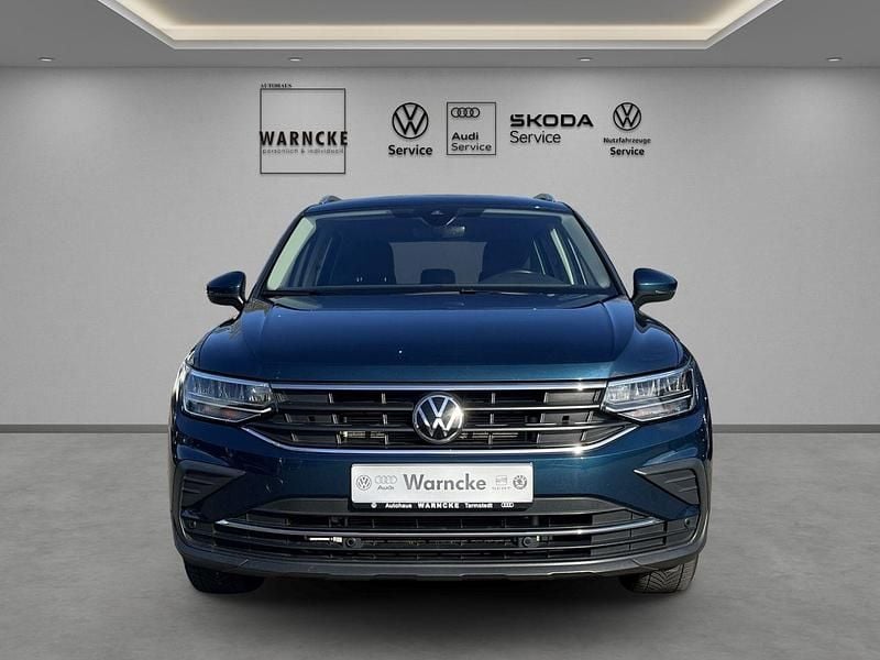 Gebraucht VW Tiguan Active 150 PS (110 kW) 2023 Nightshade blue metallic SUV