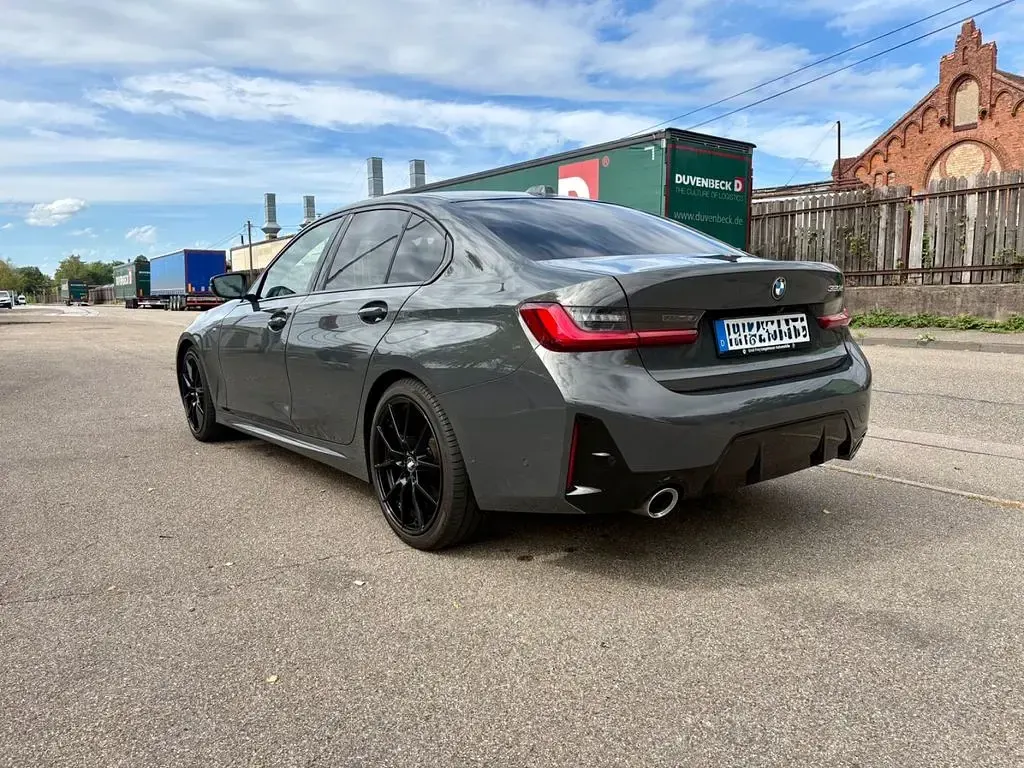 Gebraucht BMW 320 M Sport 190 PS (139 kW) 2024 Grau Limousine
