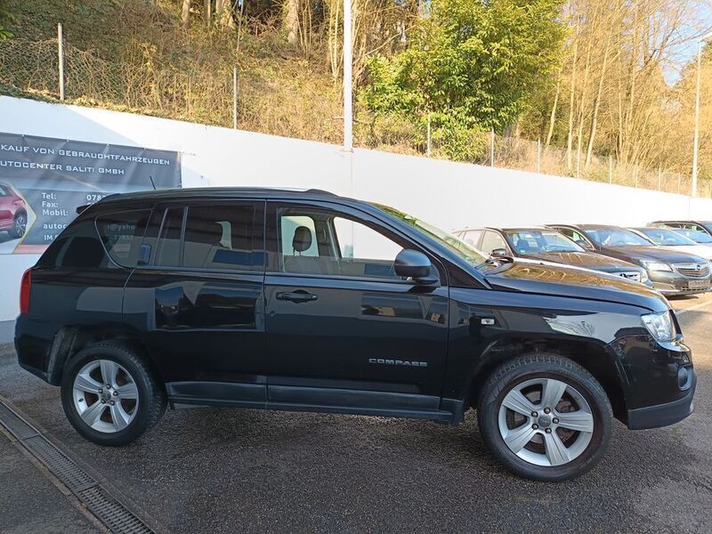 Gebraucht Jeep Compass Sport 156 PS (114 kW) 2011 Black metallic SUV