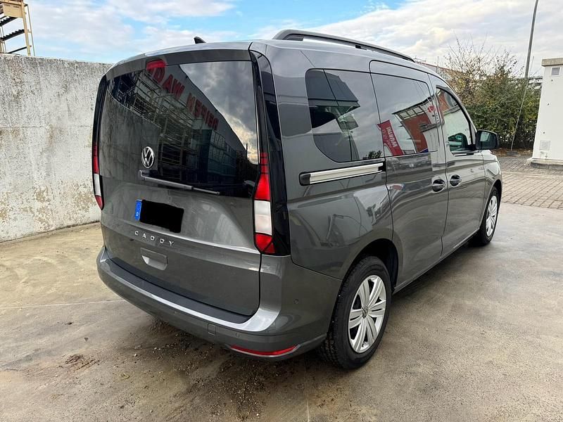 Gebraucht VW Caddy 114 PS (83 kW) 2023 Grau Van / Kleinbus