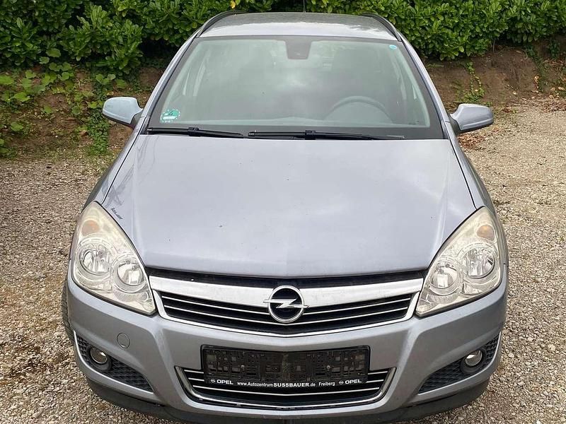 Grau Gebraucht 2007 Opel Astra Catch Me Kombi | 1.999 € (Guter Preis) - Bild 1/4