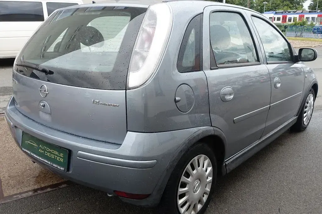 Gebraucht Opel Corsa Edition 80 PS (58 kW) 2006 Silber Kleinwagen