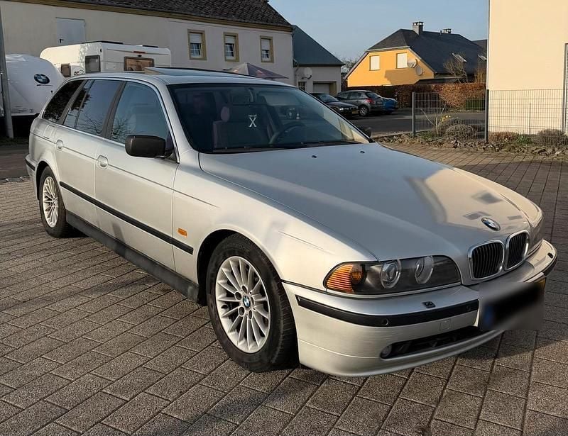 Gebraucht BMW 525 163 PS (119 kW) 2003 Silber Kombi