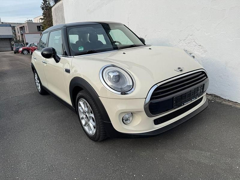 Second-hand Mini Cooper 136 CP (100 kW) 2017 Alb Hatchback