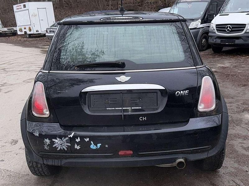 Usado Mini ONE 90 HP (66 kW) 2005 Preto Citadino